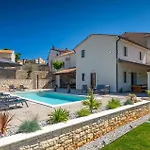 Tatil Evi Lovely In