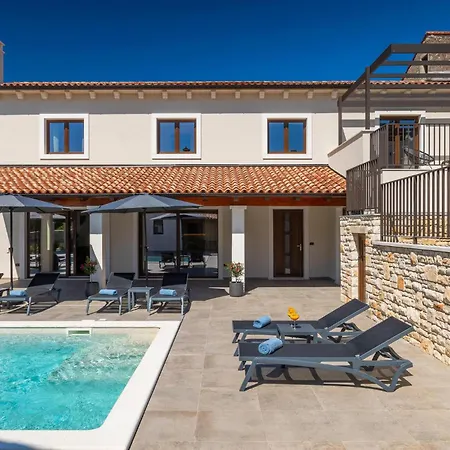 Lovely In Tatil Evi